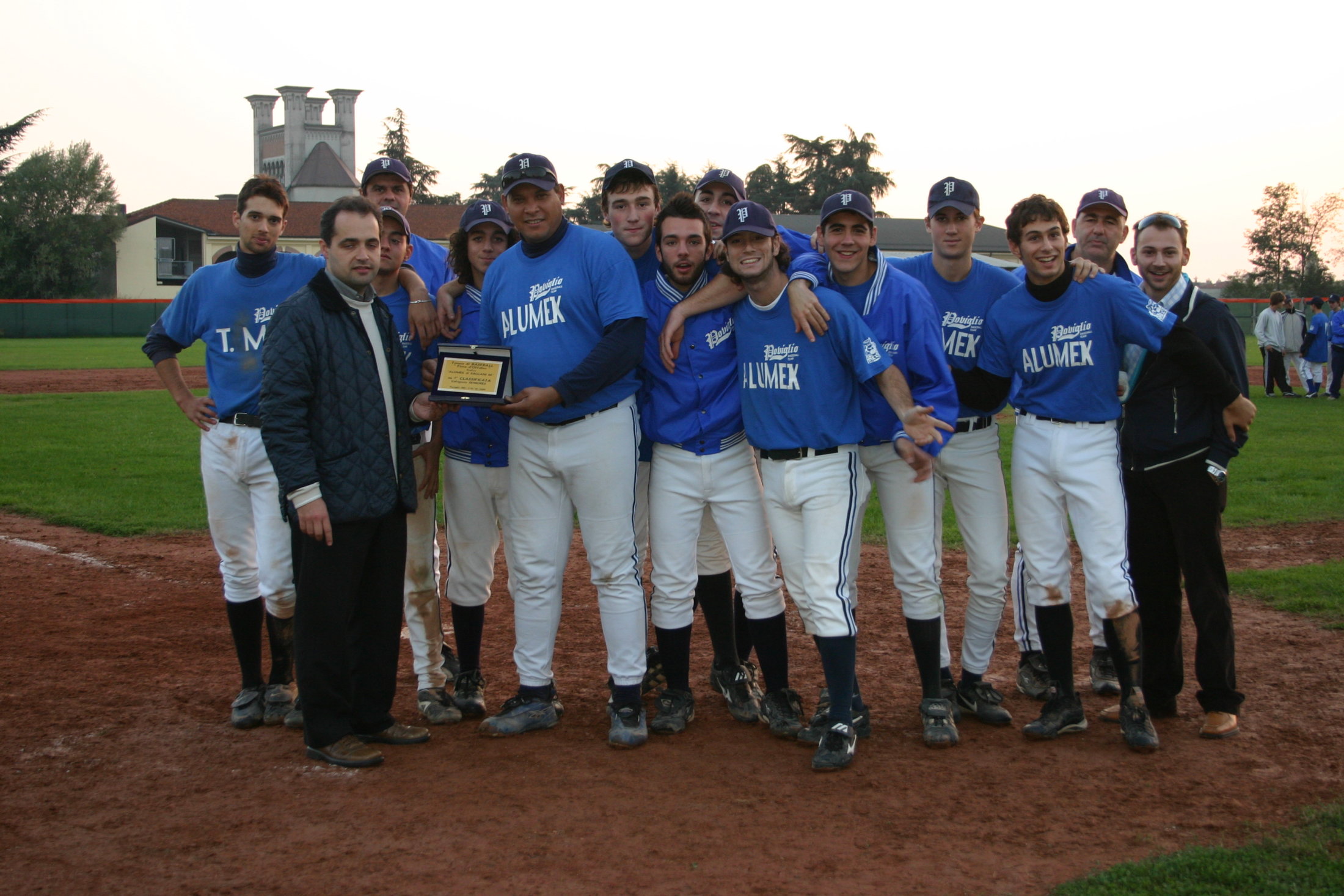 Squadra Seniores 2004 "ALUMEK" Torneo "Fiera D'ottobre"