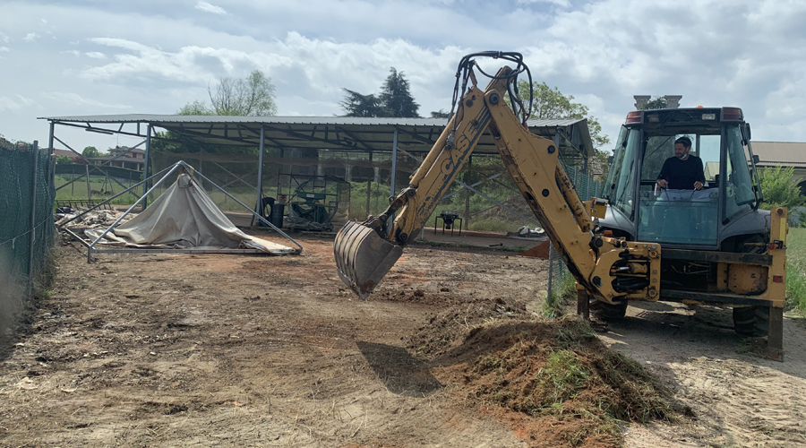 Continuano i lavori al campo: diserbata l'area tunnel e perimetrale